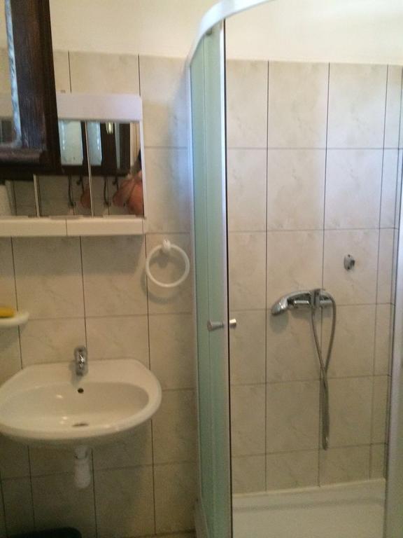 Apartment Mate