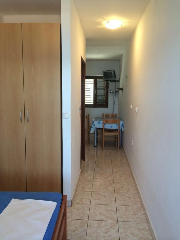 Apartment Mate